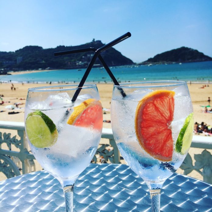 Drinks,At,The,Beach,Of,San,Sebastian,,North,Of,Spain