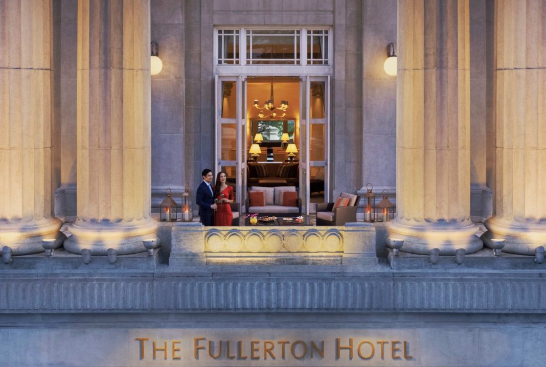Couple at The Fullerton Hotel Singapore (1)
