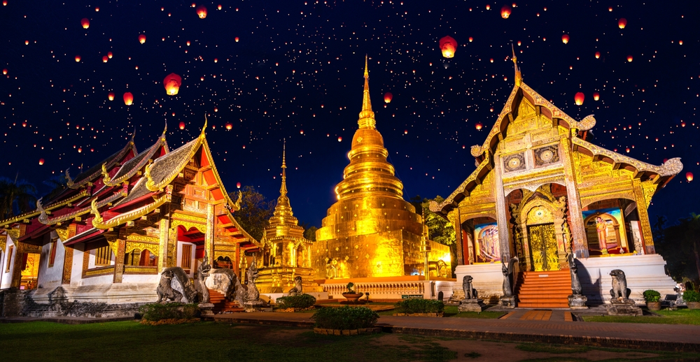 Wat,Phra,Singh,Temple,In,Night,Time,In,Raining,Season