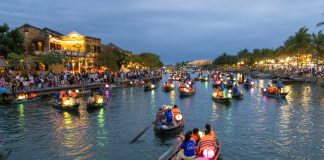 Hoi,An,,Vietnam-1,Mar,2024:,Tourists,Enjoy,The,Boat,Ride